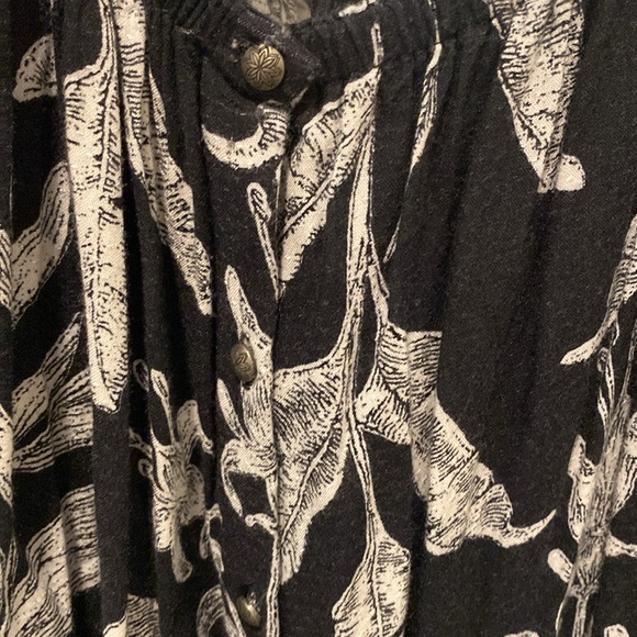 Off Shoulder Floral Top - Picture 2 of 2